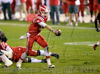 Thumbnail 2 in Servite vs. Mater Dei photogallery.