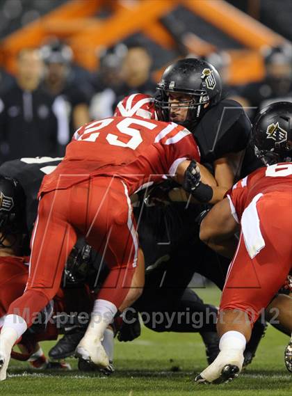 Thumbnail 2 in Servite vs. Mater Dei photogallery.