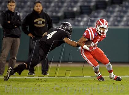 Thumbnail 2 in Servite vs. Mater Dei photogallery.