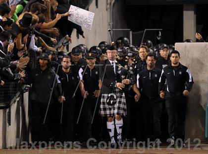 Thumbnail 3 in Servite vs. Mater Dei photogallery.