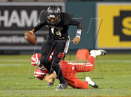 Thumbnail 1 in Servite vs. Mater Dei photogallery.