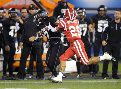 Thumbnail 3 in Servite vs. Mater Dei photogallery.