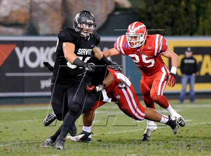 Thumbnail 3 in Servite vs. Mater Dei photogallery.