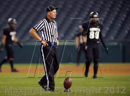 Thumbnail 3 in Servite vs. Mater Dei photogallery.