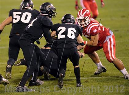 Thumbnail 3 in Servite vs. Mater Dei photogallery.