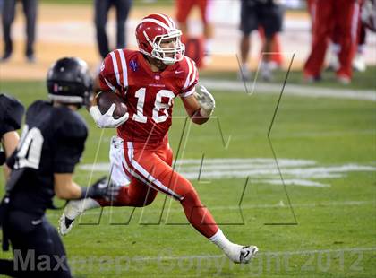 Thumbnail 1 in Servite vs. Mater Dei photogallery.