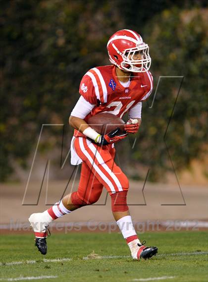 Thumbnail 3 in Servite vs. Mater Dei photogallery.