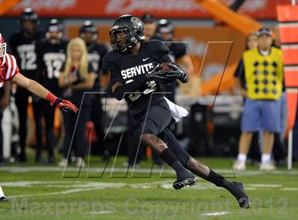 Thumbnail 2 in Servite vs. Mater Dei photogallery.