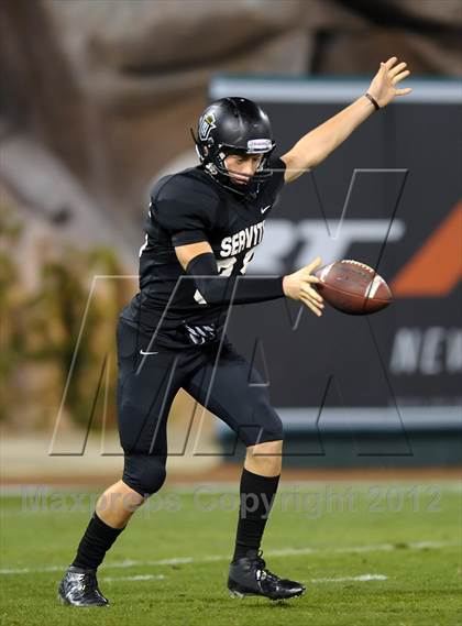 Thumbnail 3 in Servite vs. Mater Dei photogallery.