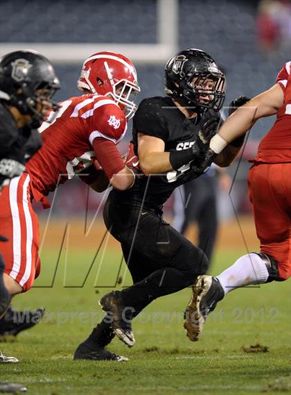 Thumbnail 1 in Servite vs. Mater Dei photogallery.