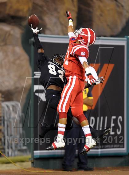 Thumbnail 1 in Servite vs. Mater Dei photogallery.
