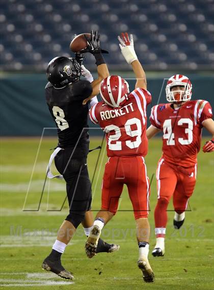 Thumbnail 1 in Servite vs. Mater Dei photogallery.
