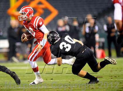 Thumbnail 3 in Servite vs. Mater Dei photogallery.