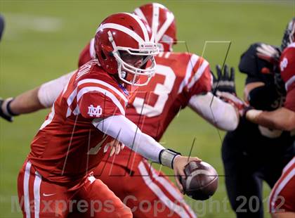 Thumbnail 2 in Servite vs. Mater Dei photogallery.