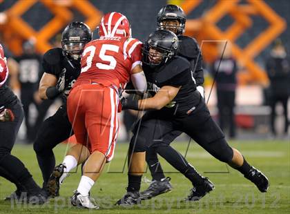 Thumbnail 2 in Servite vs. Mater Dei photogallery.