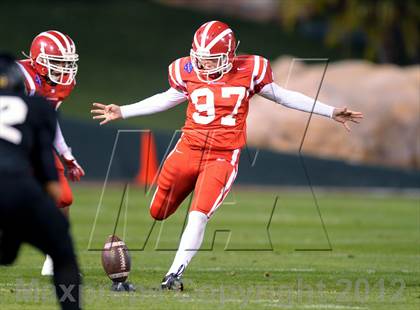 Thumbnail 2 in Servite vs. Mater Dei photogallery.