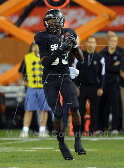 Thumbnail 1 in Servite vs. Mater Dei photogallery.