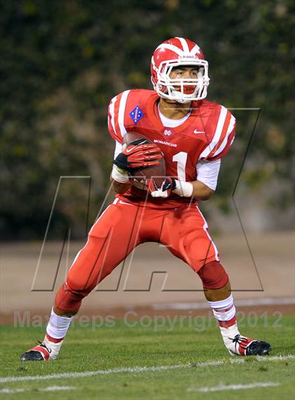 Thumbnail 2 in Servite vs. Mater Dei photogallery.