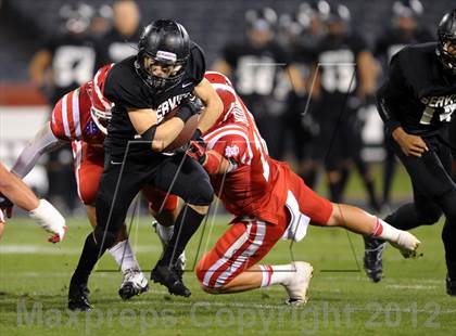 Thumbnail 3 in Servite vs. Mater Dei photogallery.