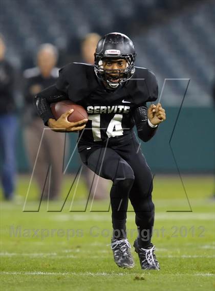 Thumbnail 1 in Servite vs. Mater Dei photogallery.
