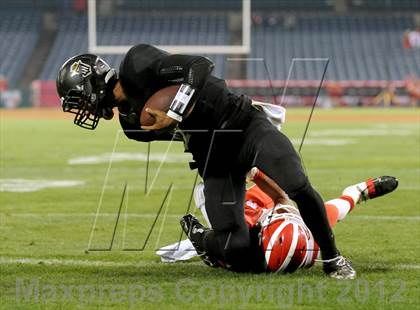 Thumbnail 3 in Servite vs. Mater Dei photogallery.