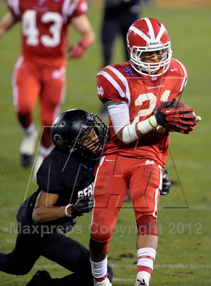 Thumbnail 2 in Servite vs. Mater Dei photogallery.