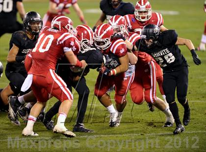 Thumbnail 3 in Servite vs. Mater Dei photogallery.