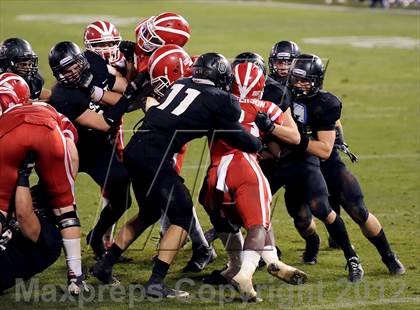 Thumbnail 3 in Servite vs. Mater Dei photogallery.