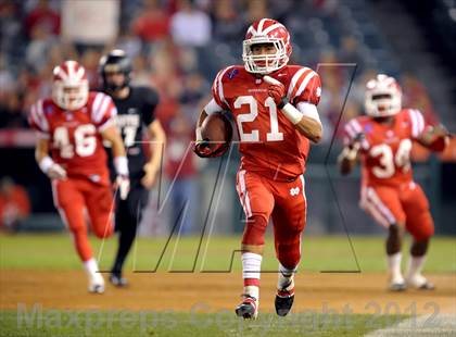 Thumbnail 2 in Servite vs. Mater Dei photogallery.