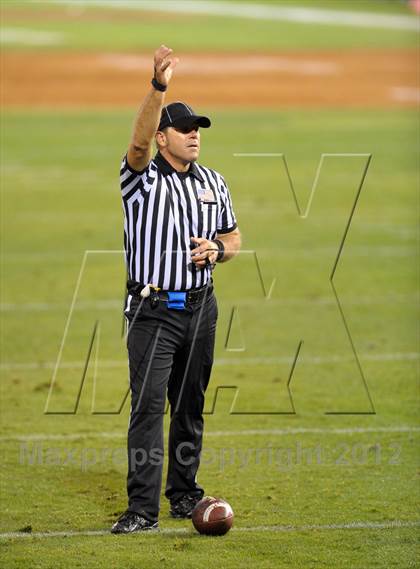 Thumbnail 1 in Servite vs. Mater Dei photogallery.