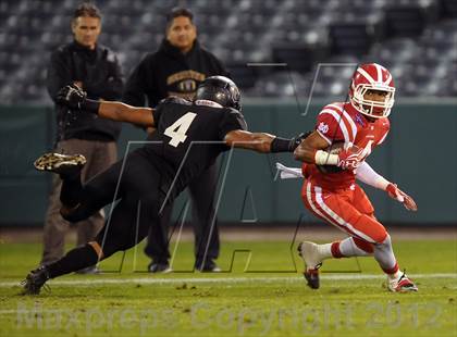 Thumbnail 1 in Servite vs. Mater Dei photogallery.