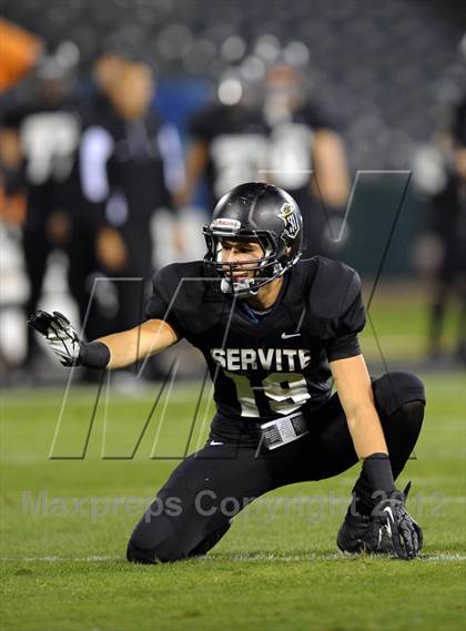 Thumbnail 3 in Servite vs. Mater Dei photogallery.