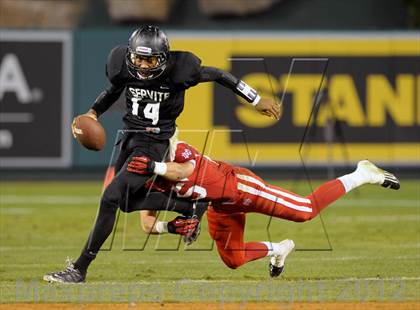 Thumbnail 3 in Servite vs. Mater Dei photogallery.