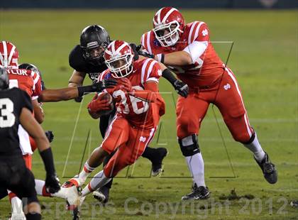 Thumbnail 2 in Servite vs. Mater Dei photogallery.