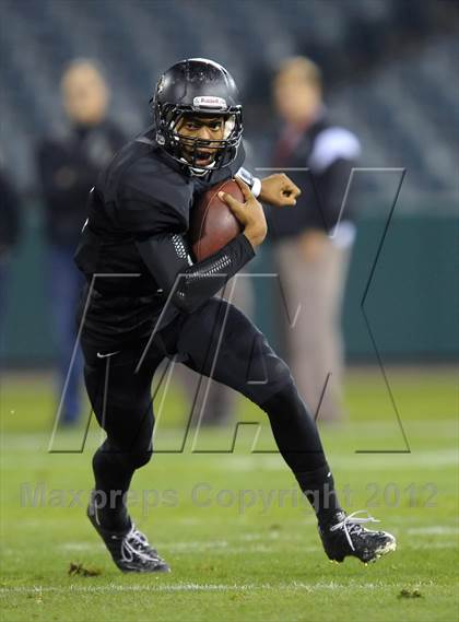 Thumbnail 2 in Servite vs. Mater Dei photogallery.