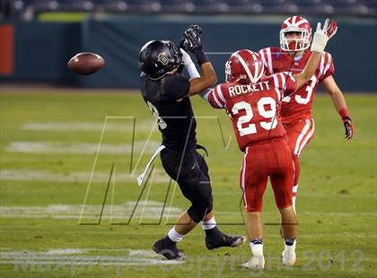 Thumbnail 3 in Servite vs. Mater Dei photogallery.