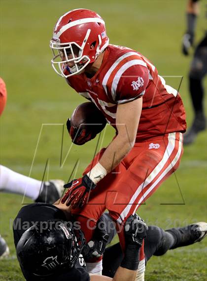 Thumbnail 1 in Servite vs. Mater Dei photogallery.