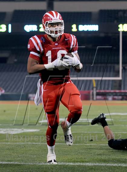 Thumbnail 3 in Servite vs. Mater Dei photogallery.