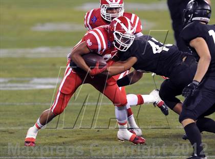 Thumbnail 3 in Servite vs. Mater Dei photogallery.