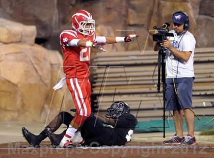 Thumbnail 1 in Servite vs. Mater Dei photogallery.