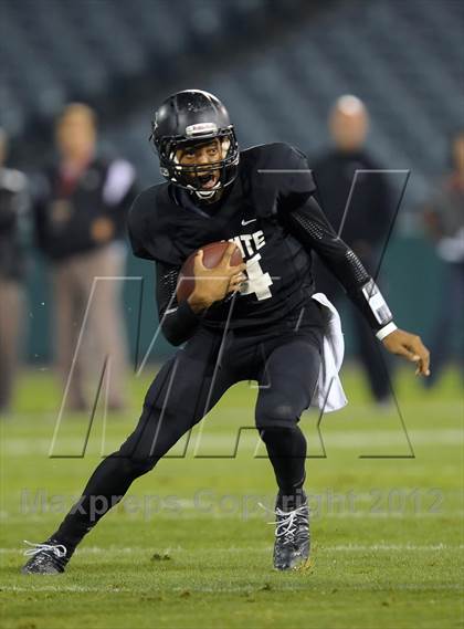 Thumbnail 3 in Servite vs. Mater Dei photogallery.