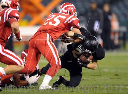 Thumbnail 2 in Servite vs. Mater Dei photogallery.