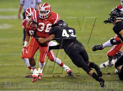 Thumbnail 3 in Servite vs. Mater Dei photogallery.