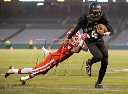 Thumbnail 2 in Servite vs. Mater Dei photogallery.