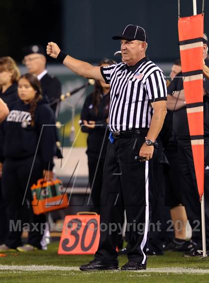 Thumbnail 1 in Servite vs. Mater Dei photogallery.