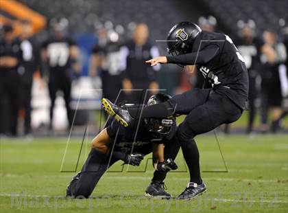 Thumbnail 2 in Servite vs. Mater Dei photogallery.