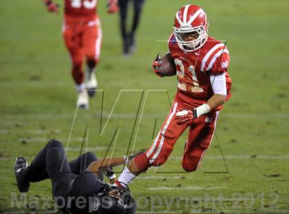 Thumbnail 2 in Servite vs. Mater Dei photogallery.