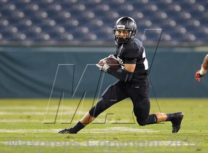 Thumbnail 2 in Servite vs. Mater Dei photogallery.