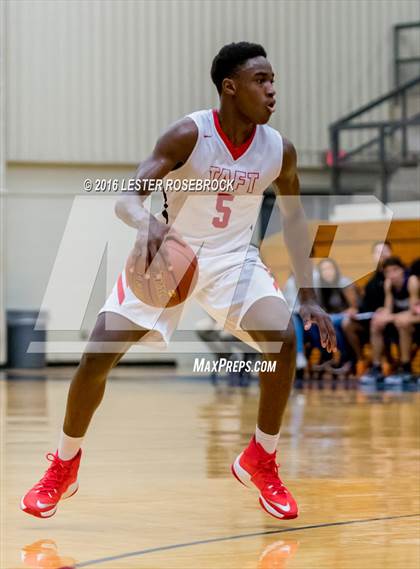 Thumbnail 2 in Taft vs. Warren photogallery.