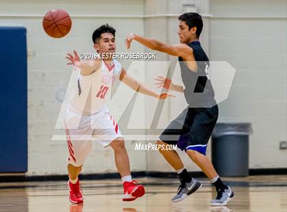 Thumbnail 2 in Taft vs. Warren photogallery.
